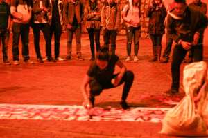 O hacen silencio o los callamos y que? performance Julie Pichavant IV Festival Internacional de Arte Pensamiento Pedagógico Contemporáneo- Festival Internacional de Arte Contemporáneo de Manizales-Universidad Bellas Artes de Caldas - Colombia