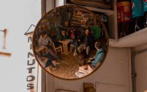 O hacen silencio o los callamos y que? performance Julie Pichavant IV Festival Internacional de Arte Pensamiento Pedagógico Contemporáneo- Festival Internacional de Arte Contemporáneo de Manizales-Universidad Bellas Artes de Caldas - Colombia