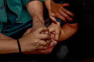 O hacen silencio o los callamos y que? performance Julie Pichavant IV Festival Internacional de Arte Pensamiento Pedagógico Contemporáneo- Festival Internacional de Arte Contemporáneo de Manizales-Universidad Bellas Artes de Caldas - Colombia