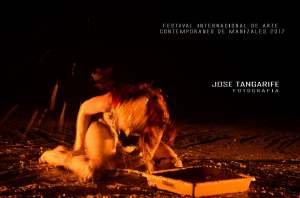 Julie Pichavant performance Los peces no hacen preguntas Festival Internacional de Arte Contemporáneo de Manizales-Universidad Bellas Artes de Caldas.