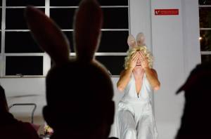 Syndrome Marilyn de Julie Pichavant La vida es una tombola - JuSyndrome Marilyn -Julie Pichavant -II Festival Internacional de Arte Contemporáneo de Manizales-Universidad Bellas Artes de Caldas-Colombia